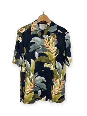 Tommy Bahama Silk Mens
Button Up T-Shirt Hawalian
Print Small